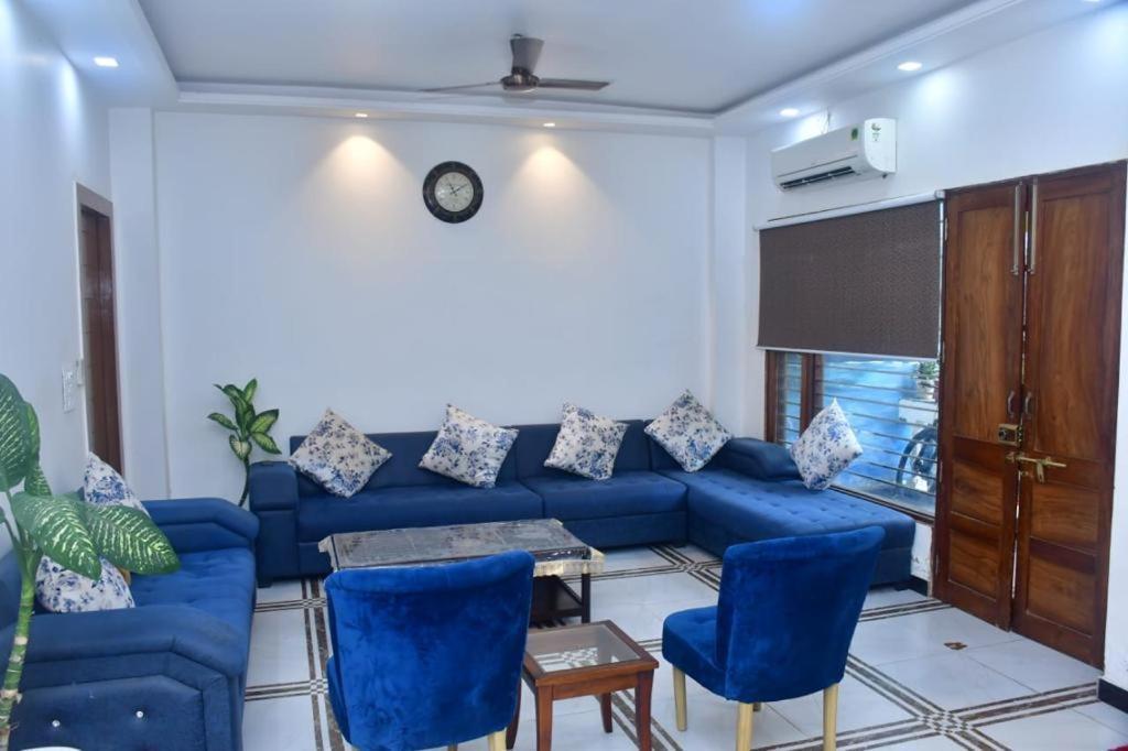 Shreshth Home Stay - Best Family Accommodation - 3Km From Har Ki Pauri, Haridwar, Uttarakhand Exteriör bild