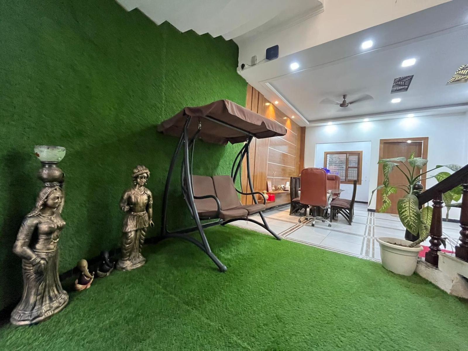 Shreshth Home Stay - Best Family Accommodation - 3Km From Har Ki Pauri, Haridwar, Uttarakhand Exteriör bild