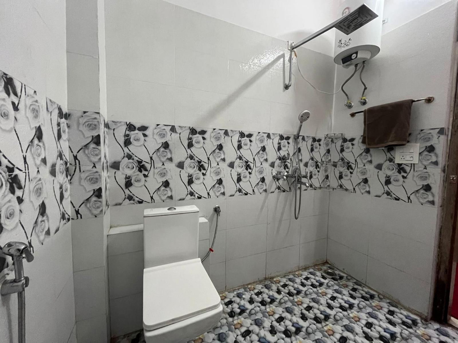 Shreshth Home Stay - Best Family Accommodation - 3Km From Har Ki Pauri, Haridwar, Uttarakhand Exteriör bild