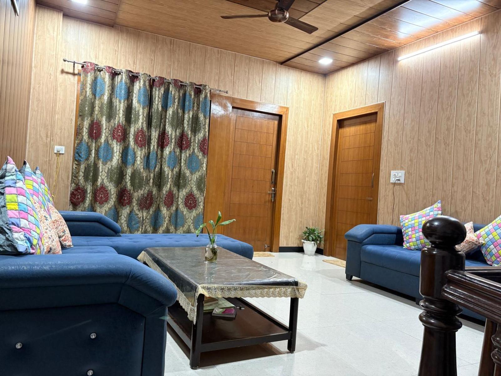 Shreshth Home Stay - Best Family Accommodation - 3Km From Har Ki Pauri, Haridwar, Uttarakhand Exteriör bild