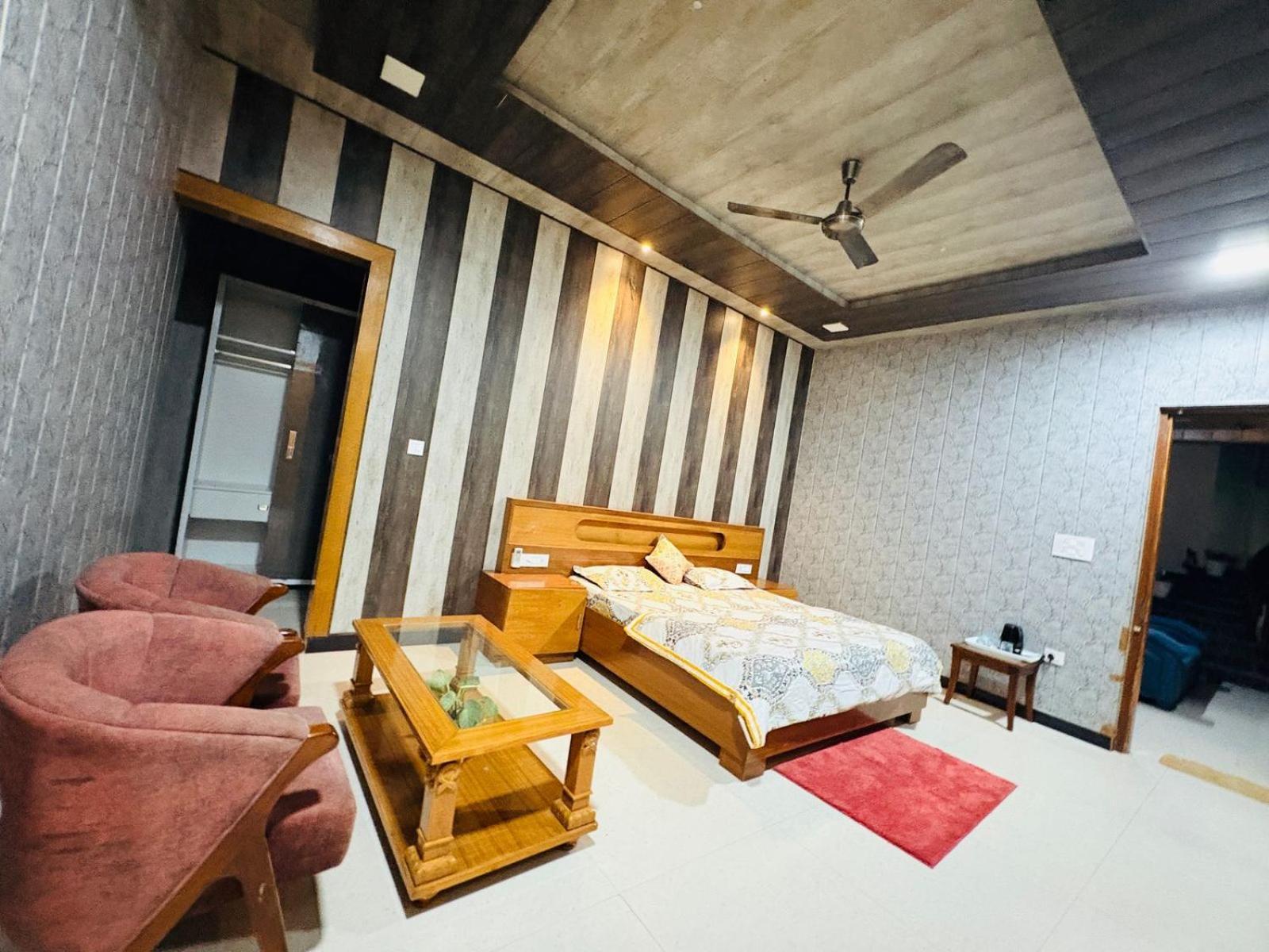 Shreshth Home Stay - Best Family Accommodation - 3Km From Har Ki Pauri, Haridwar, Uttarakhand Exteriör bild