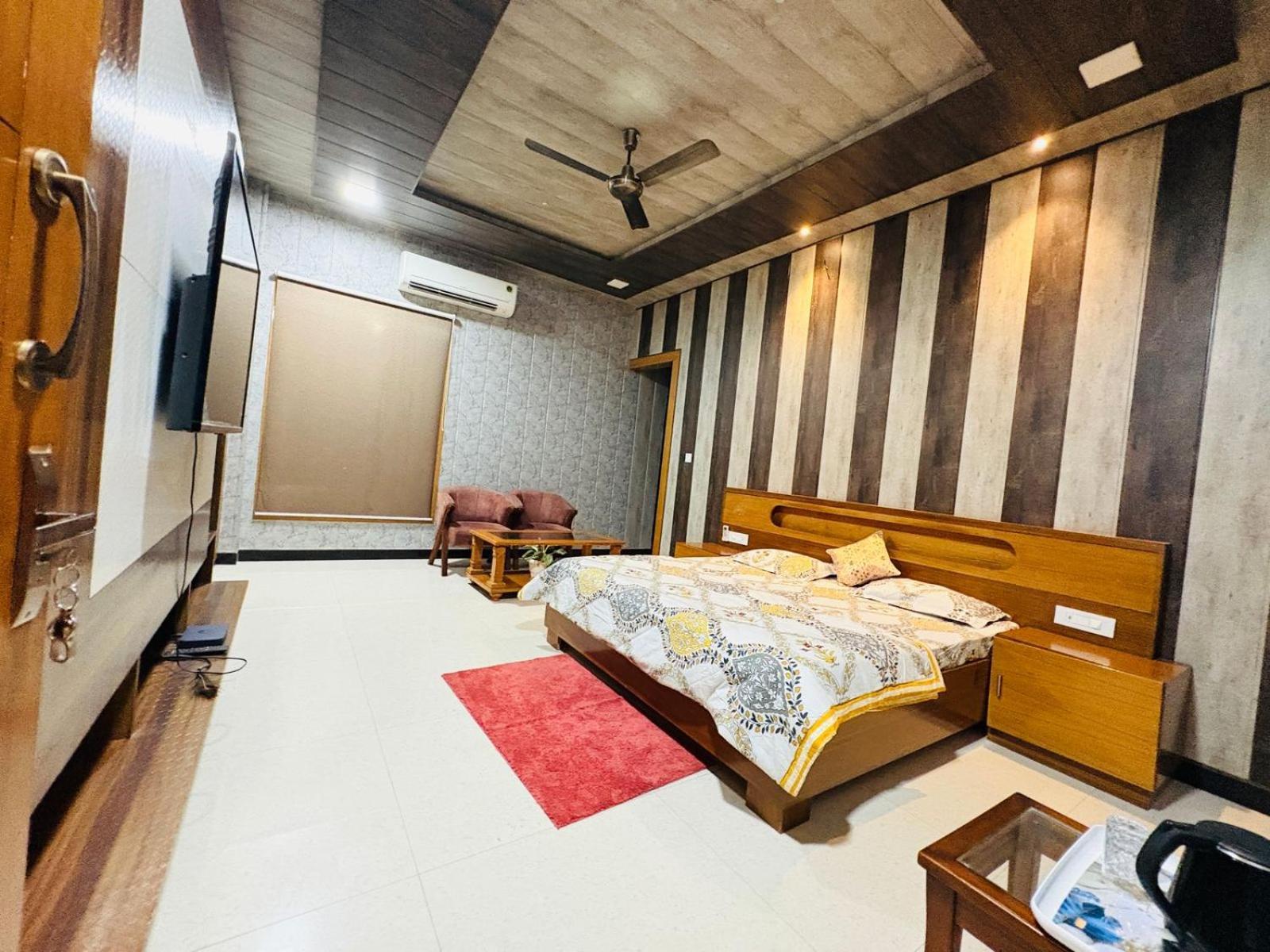 Shreshth Home Stay - Best Family Accommodation - 3Km From Har Ki Pauri, Haridwar, Uttarakhand Exteriör bild