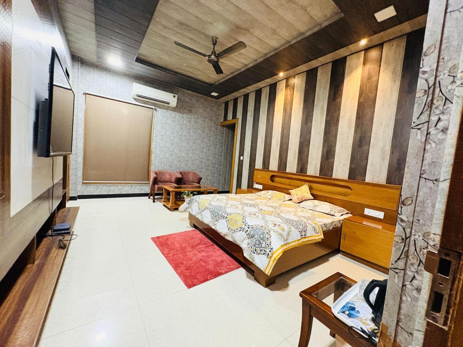 Shreshth Home Stay - Best Family Accommodation - 3Km From Har Ki Pauri, Haridwar, Uttarakhand Exteriör bild